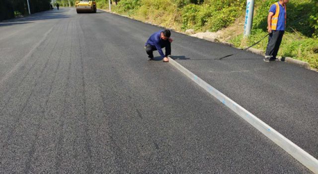 淄川区幸博路顺利完成上面层施工